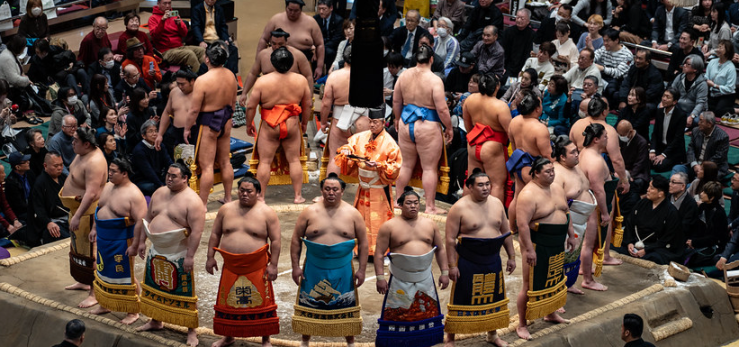 Notes from the Spring Tour, Before the Basho&nbsp;Opens